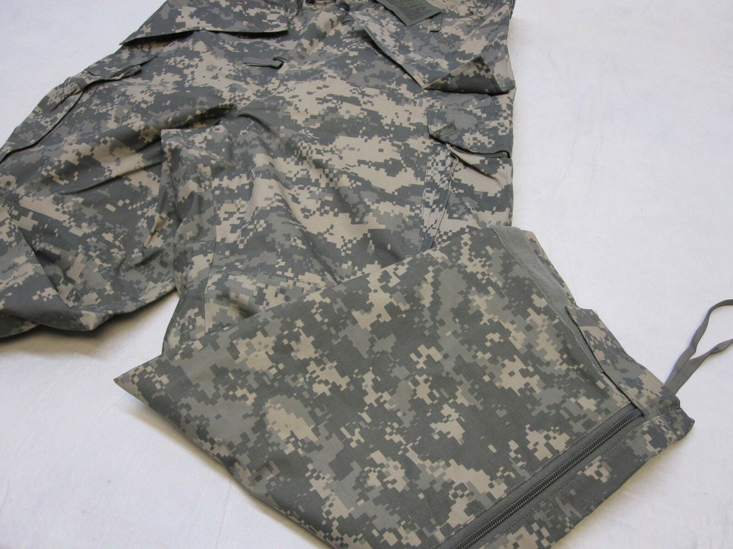 NEW ARMY ISSUE ACU DIGITAL GORE-TEX COLD/WET WEATHER TROUSER MEDIUM/LONG PANTS