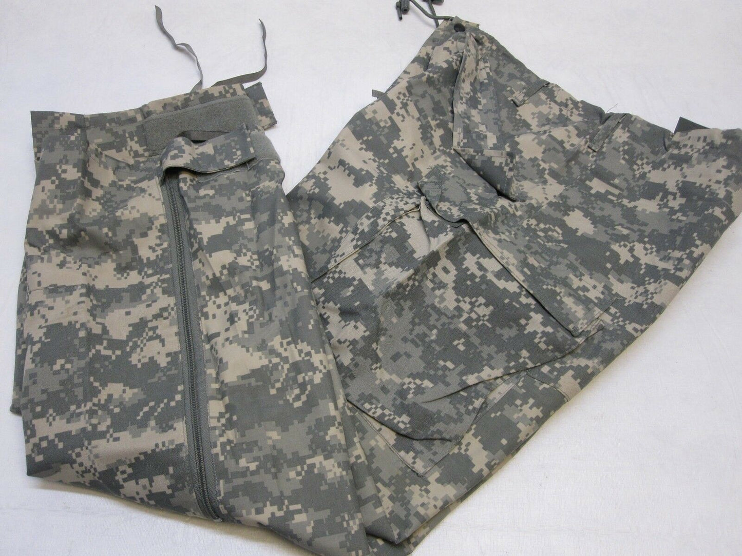 NEW ARMY ISSUE ACU DIGITAL GORE-TEX COLD/WET WEATHER TROUSER MEDIUM/LONG PANTS