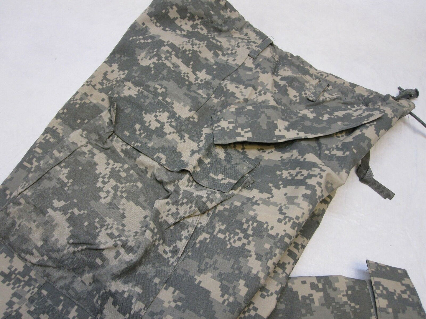 NEW ARMY ISSUE ACU DIGITAL GORE-TEX COLD/WET WEATHER TROUSER MEDIUM/LONG PANTS