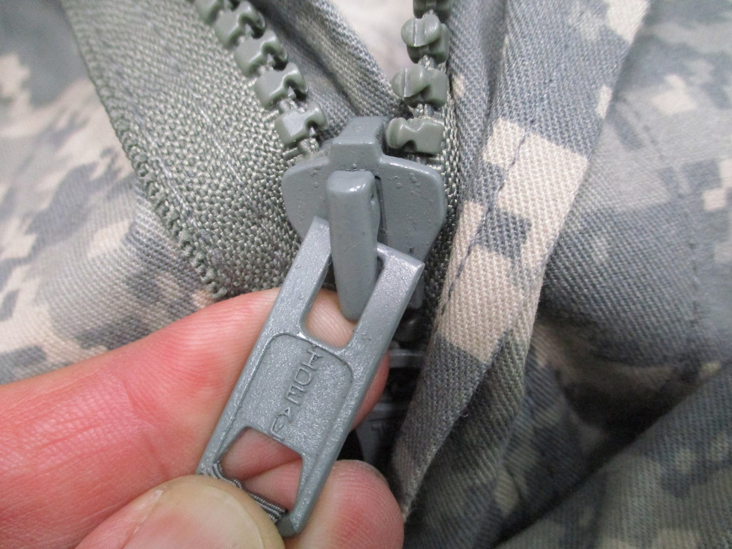 US Military Mechanics Coveralls UCP Camo X-Large New With Tags 8415-01-534-7383