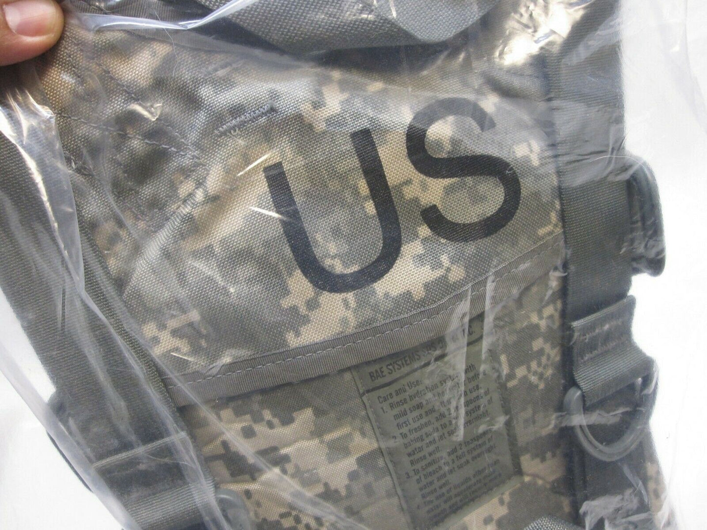 NOS ARMY ACU DIGITAL HYDRATION SYSTEM CARRIER W/ BLADDER PACK 8465-01-525-5531