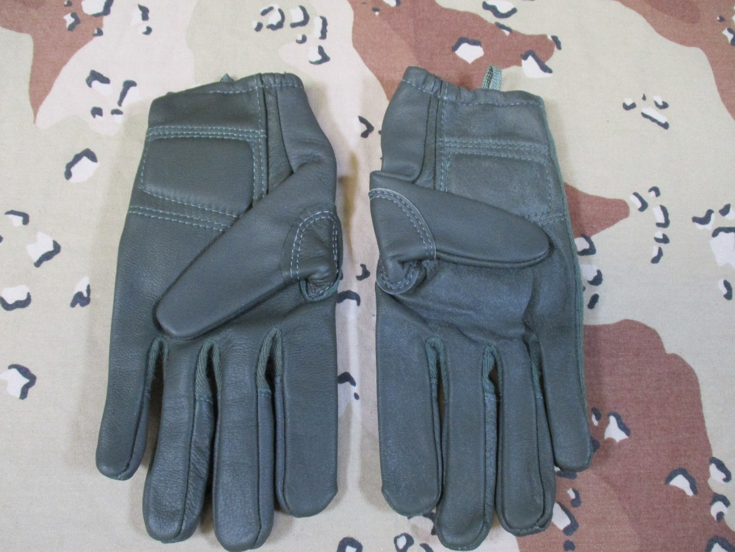New HWI Gear Combat Gloves Type II Capacitive USGI Military Issue Size Medium