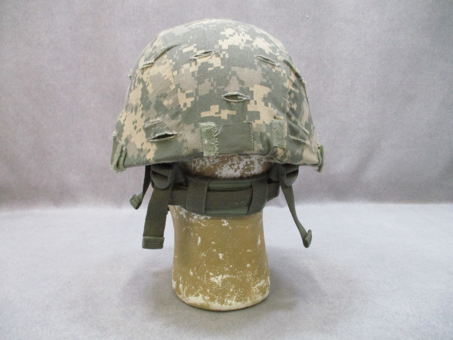 ACH Advanced Combat Helmet Size Medium Foliage Green w/ Pads Chinstrap Ballistic