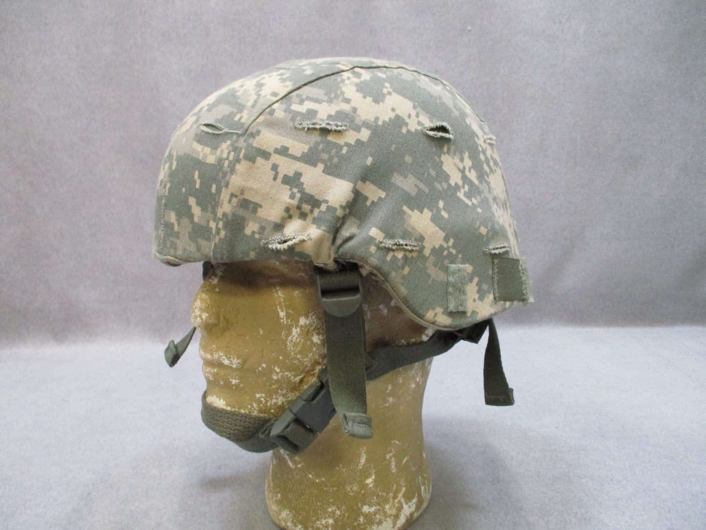 ACH Advanced Combat Helmet Size Medium Foliage Green w/ Pads Chinstrap Ballistic