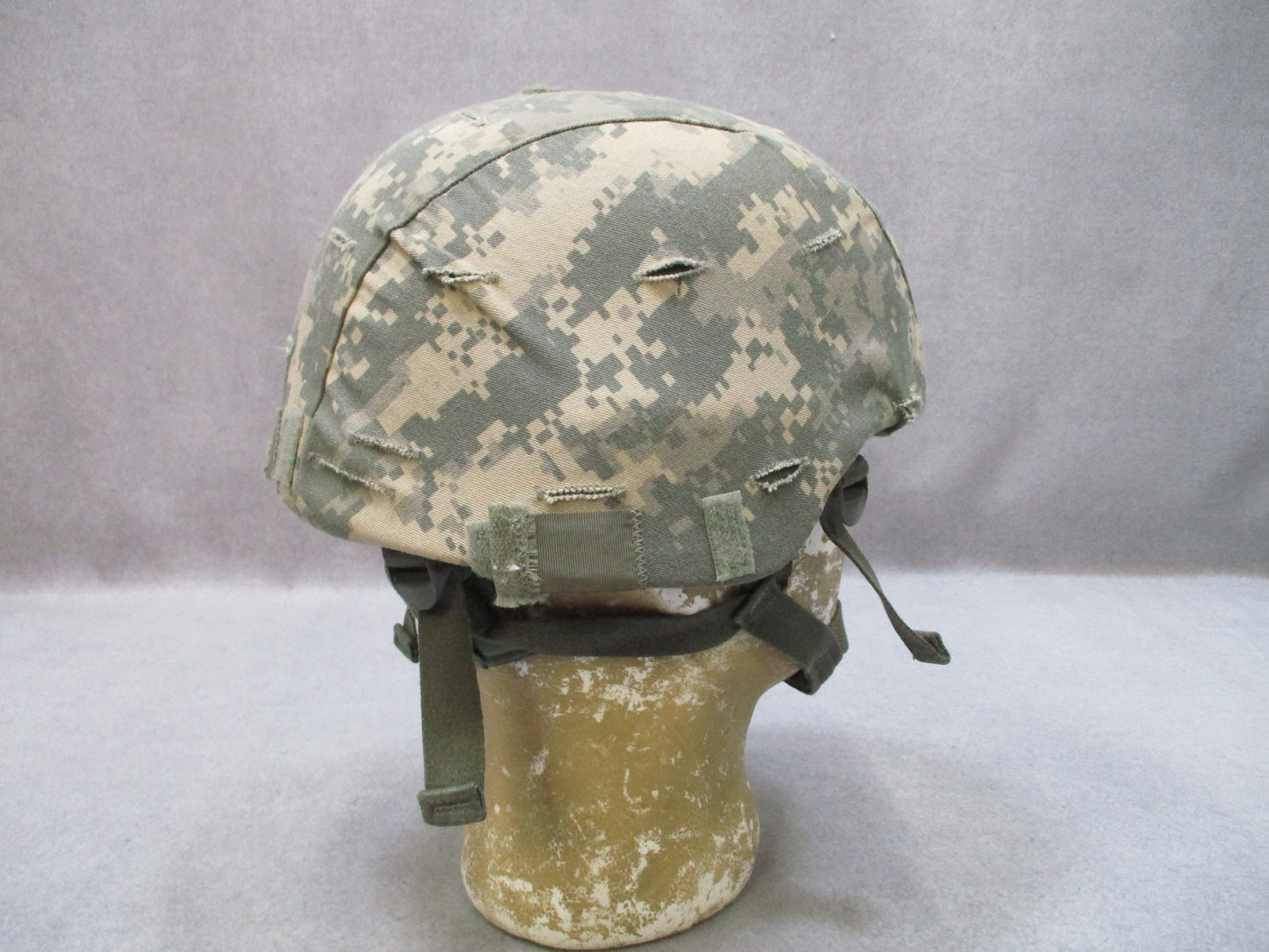 ACH Advanced Combat Helmet Size Medium Foliage Green w/ Pads Chinstrap Ballistic