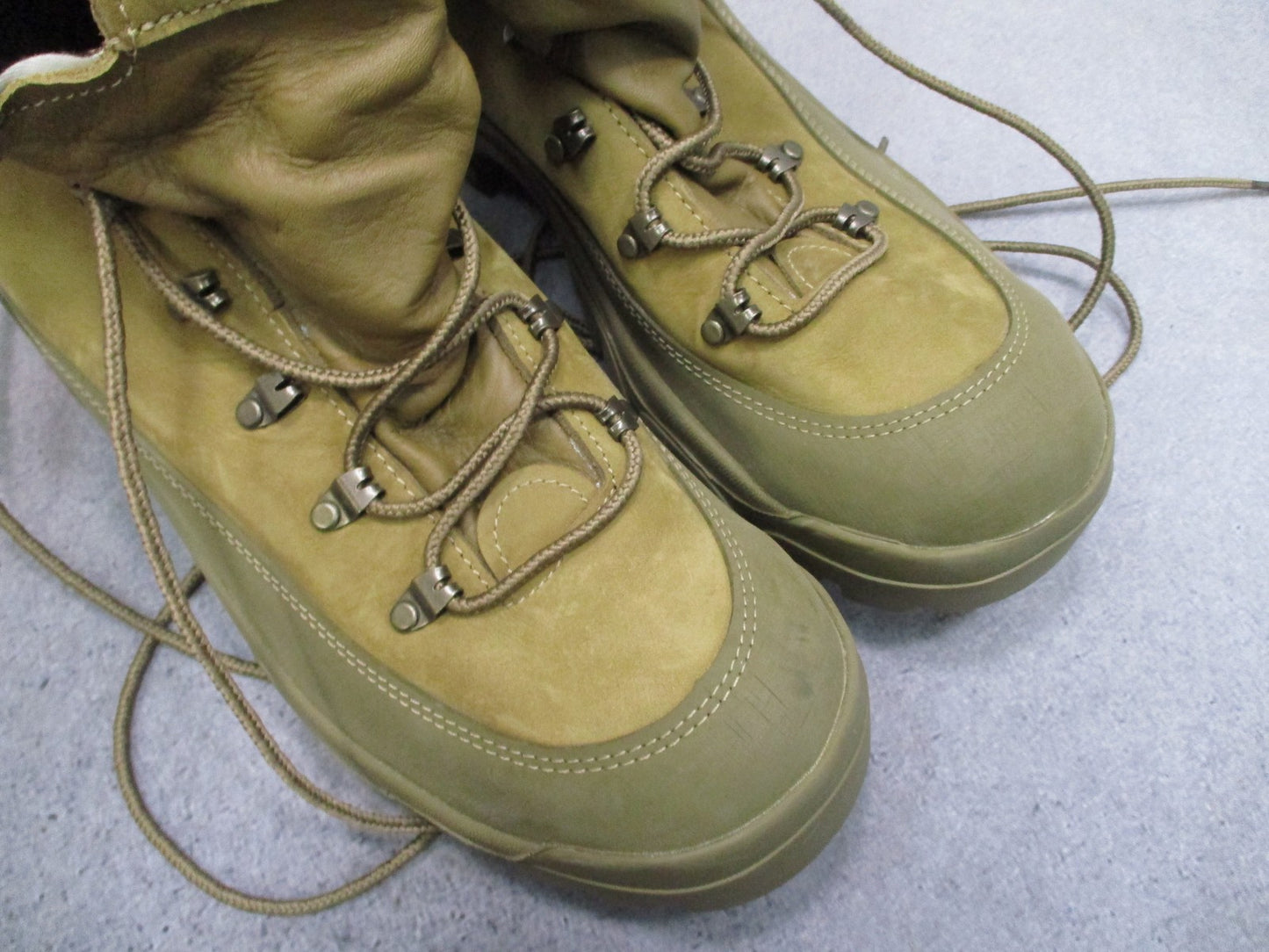 Bates E03412C USGI Gore-Tex Mountain Combat Hiker Boots 11.5 Wide Used