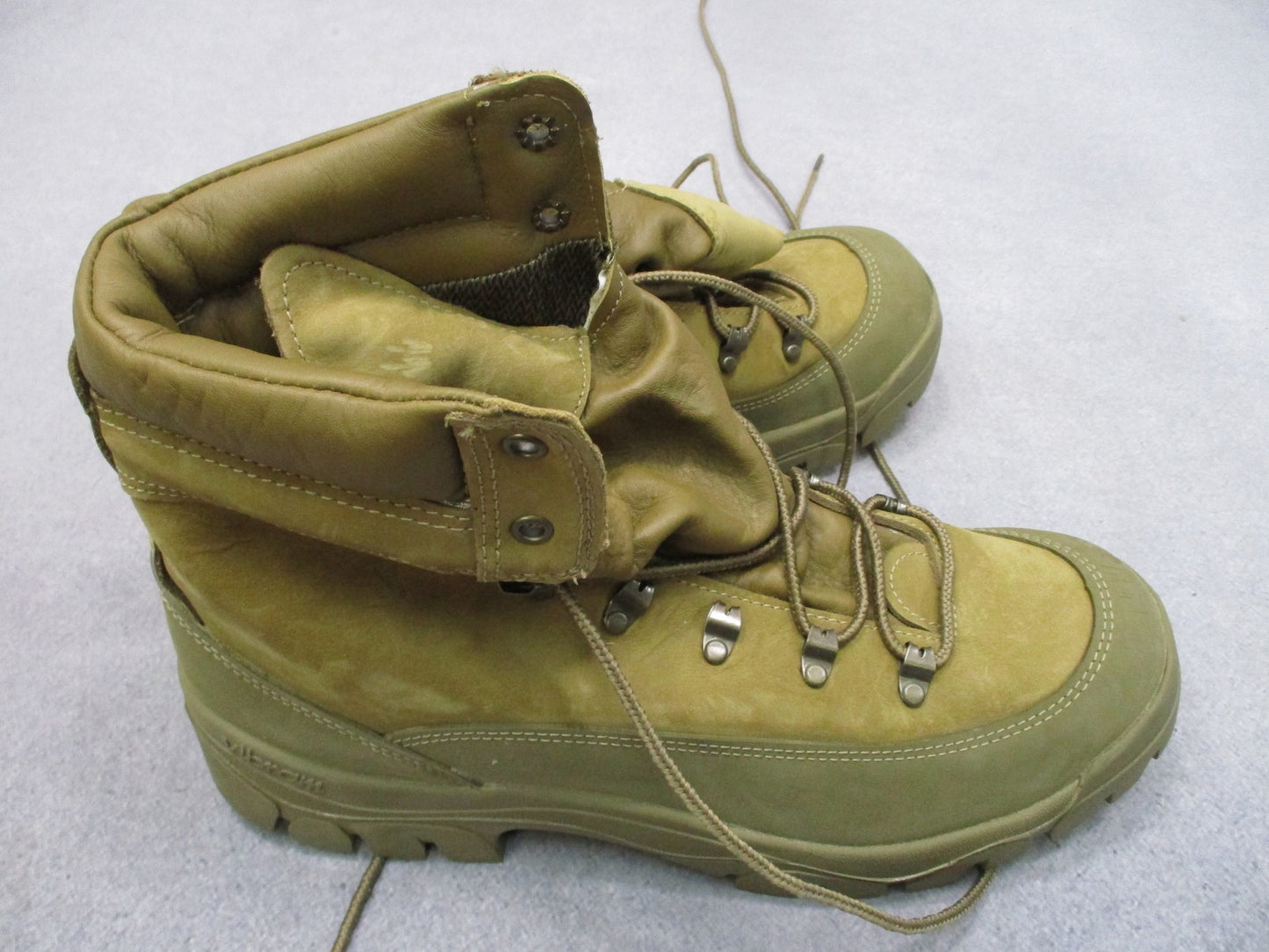Bates E03412C USGI Gore-Tex Mountain Combat Hiker Boots 11.5 Wide Used