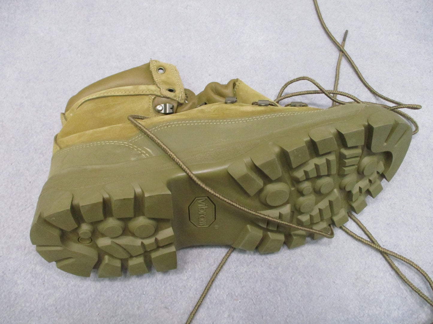 Bates E03412C USGI Gore-Tex Mountain Combat Hiker Boots 11.5 Wide Used