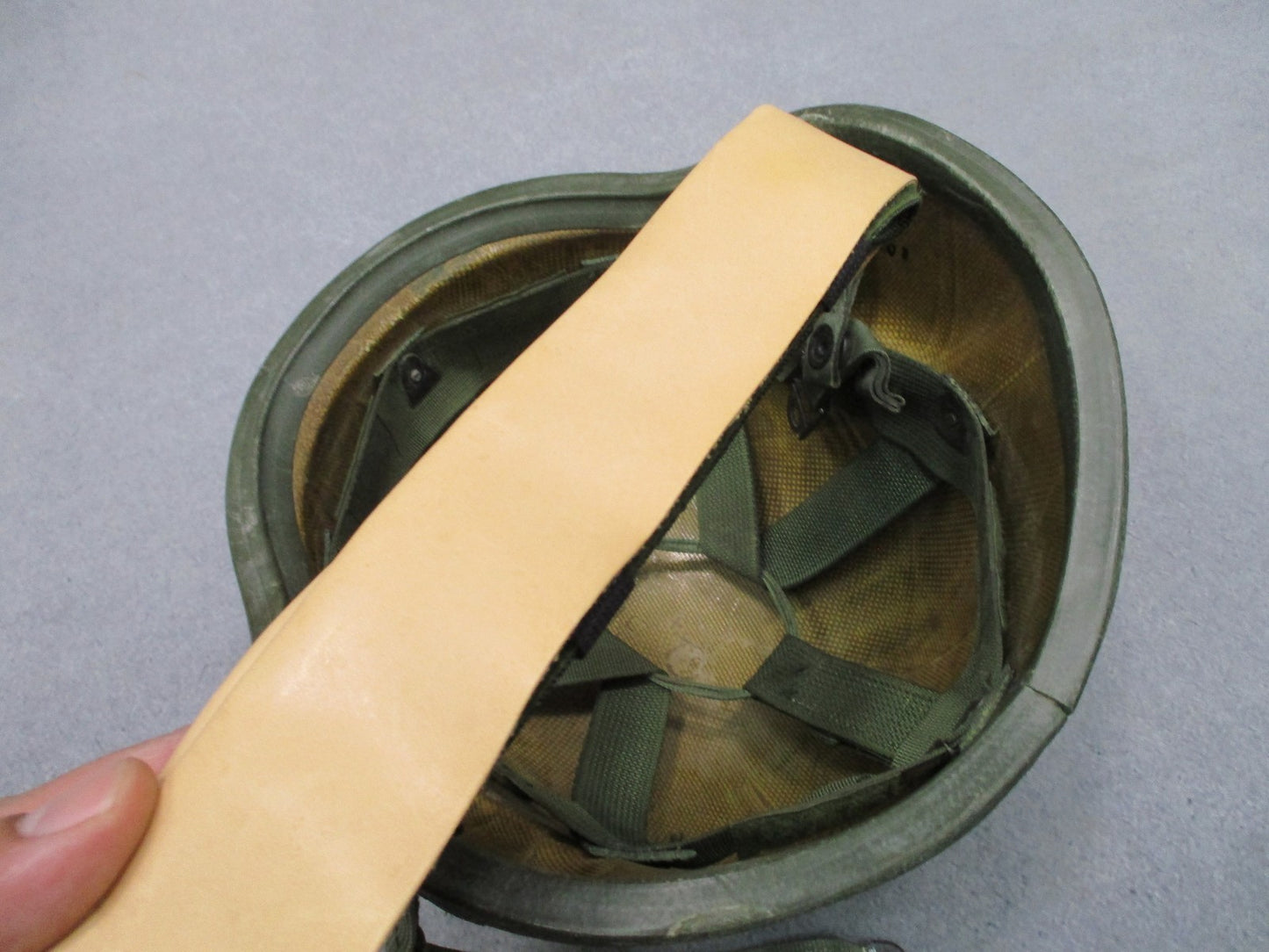 US Military Surplus PASGT Helmet Combat Tactical Gear w/ Sweatband Small