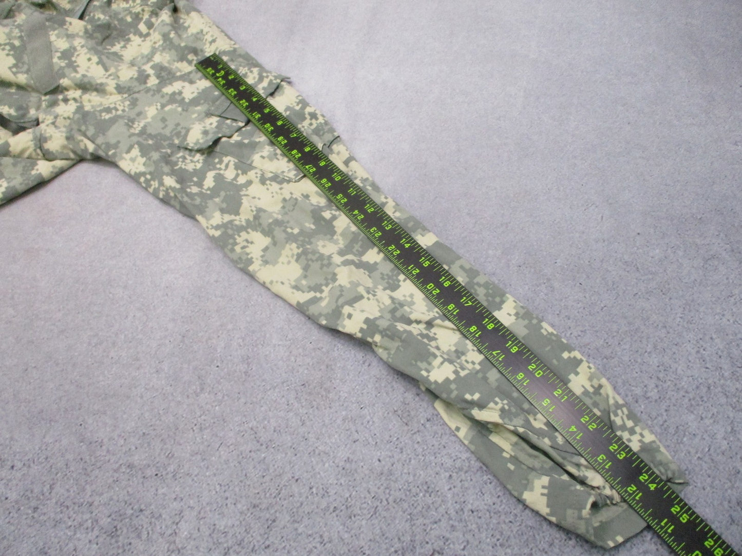 US Military ECWCS Gen III Level 4 Wind Jacket Digital Camo Medium Regular