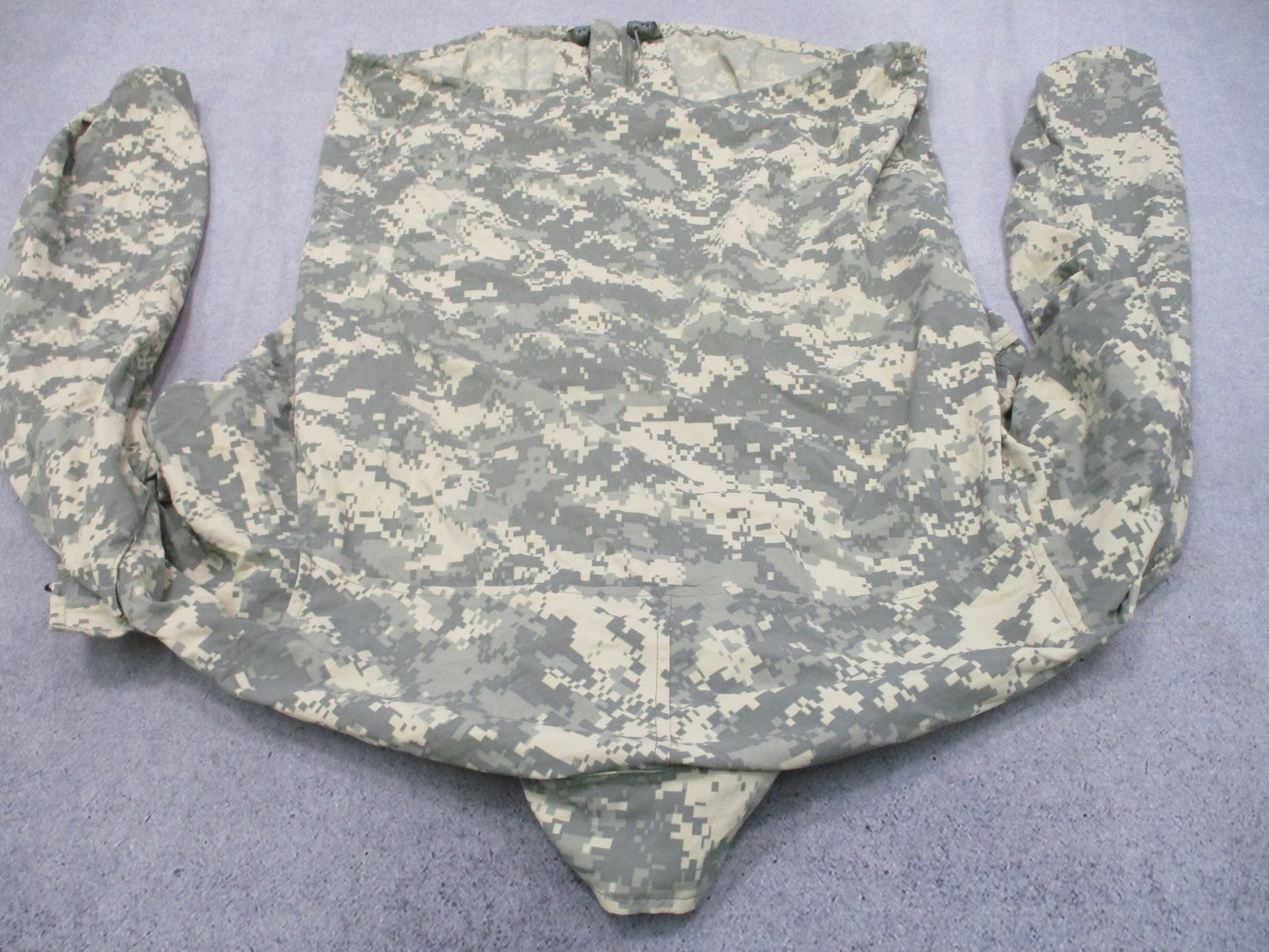 US Military ECWCS Gen III Level 4 Wind Jacket Digital Camo Medium Regular