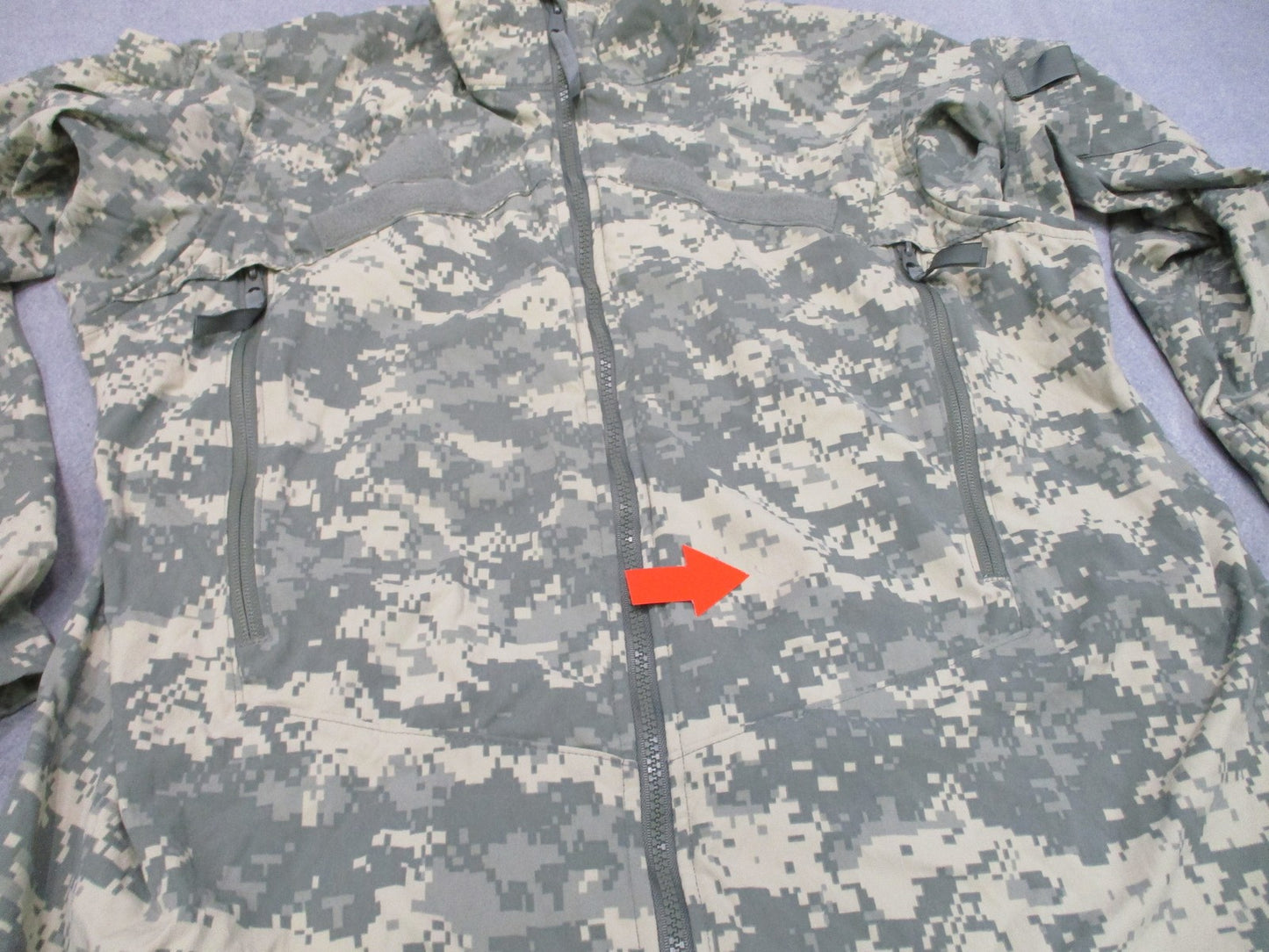 US Military ECWCS Gen III Level 4 Wind Jacket Digital Camo Medium Regular