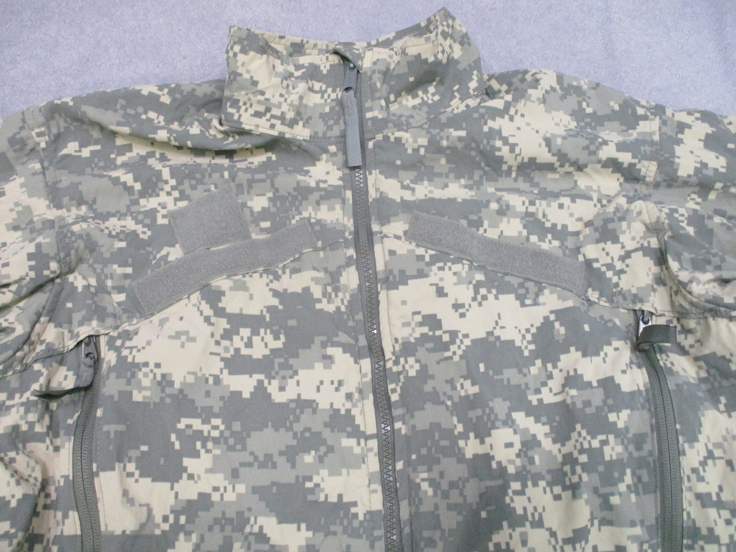 US Military ECWCS Gen III Level 4 Wind Jacket Digital Camo Medium Regular