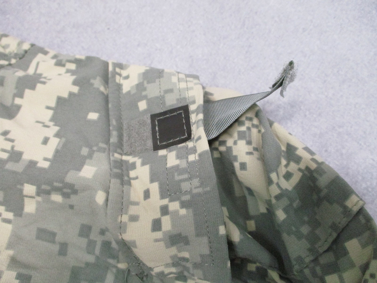 US Military ECWCS Gen III Level 4 Wind Jacket Digital Camo Medium Regular