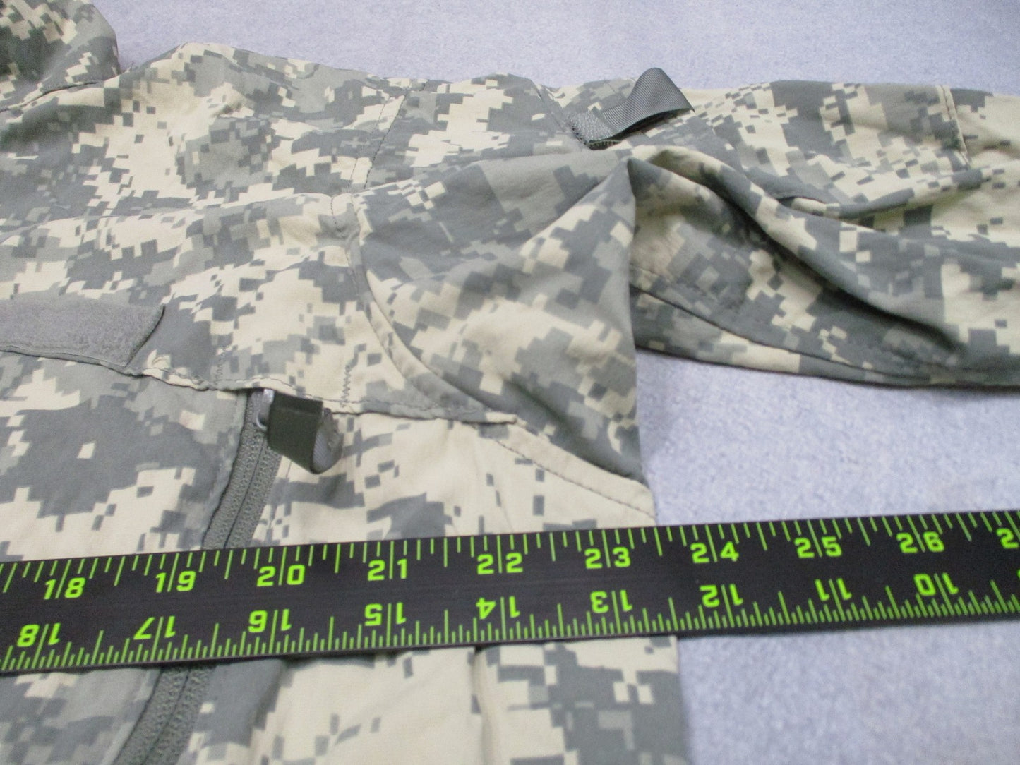 US Military ECWCS Gen III Level 4 Wind Jacket Digital Camo Medium Regular