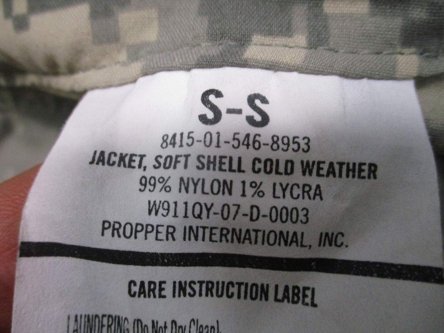 US Military ECWCS Gen III Level 5 Soft Shell Jacket UCP Camo Size Small-Short
