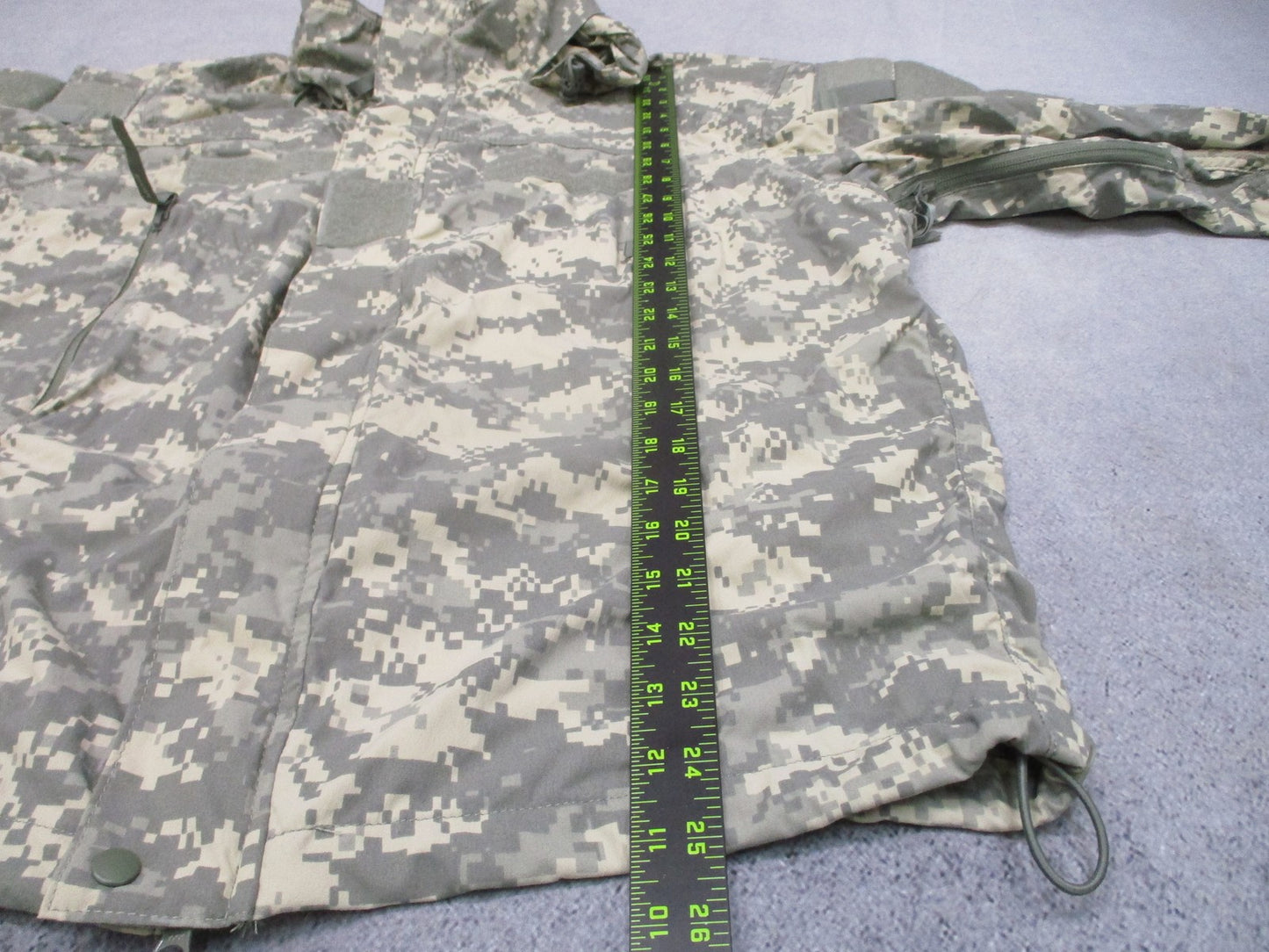 US Military ECWCS Gen III Level 5 Soft Shell Jacket UCP Camo Size Small-Short