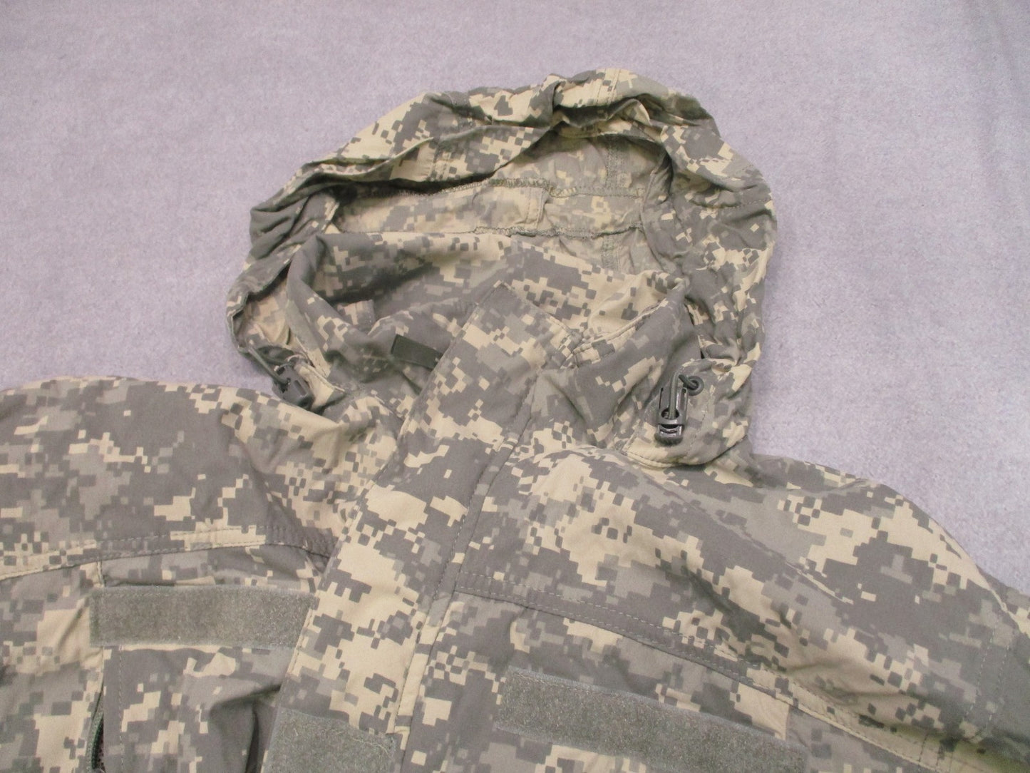 US Military ECWCS Gen III Level 5 Soft Shell Jacket UCP Camo Size Small-Short