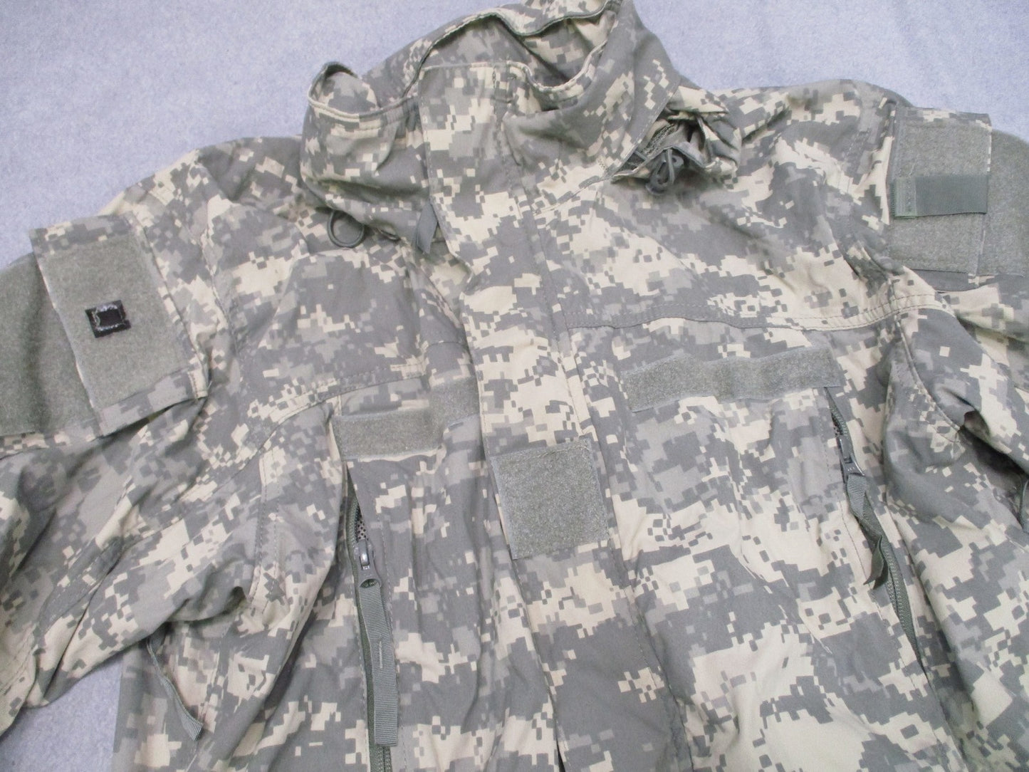 US Military ECWCS Gen III Level 5 Soft Shell Jacket UCP Camo Size Small-Short