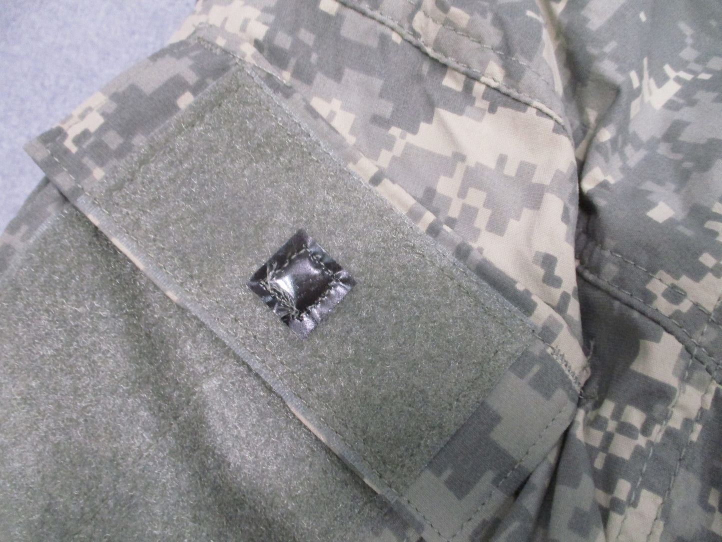 US Military ECWCS Gen III Level 5 Soft Shell Jacket UCP Camo Size Small-Short