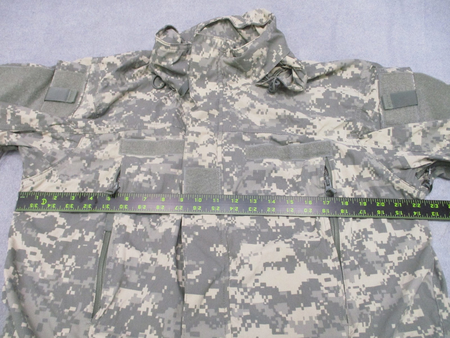 US Military ECWCS Gen III Level 5 Soft Shell Jacket UCP Camo Size Small-Short