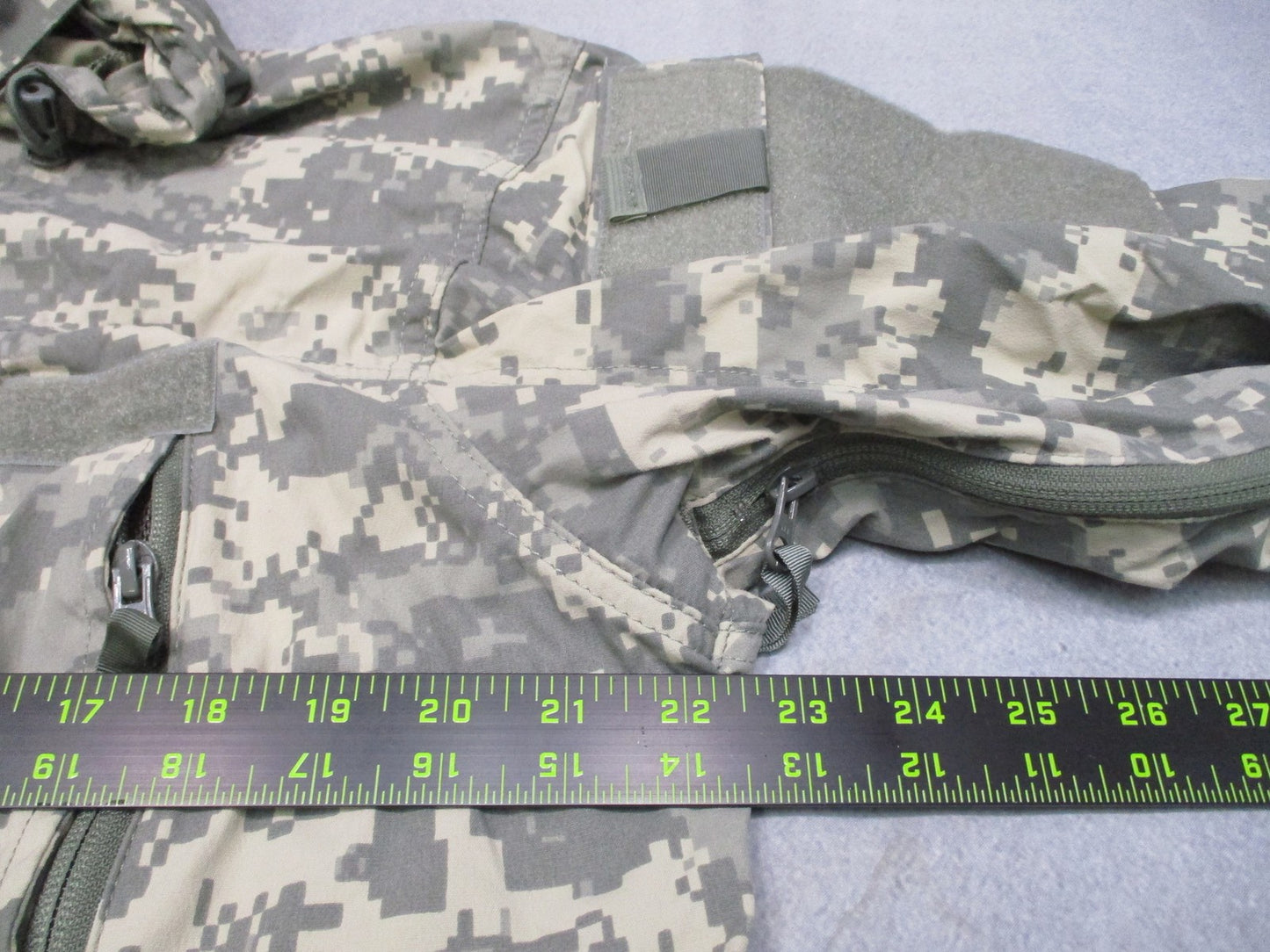 US Military ECWCS Gen III Level 5 Soft Shell Jacket UCP Camo Size Small-Short
