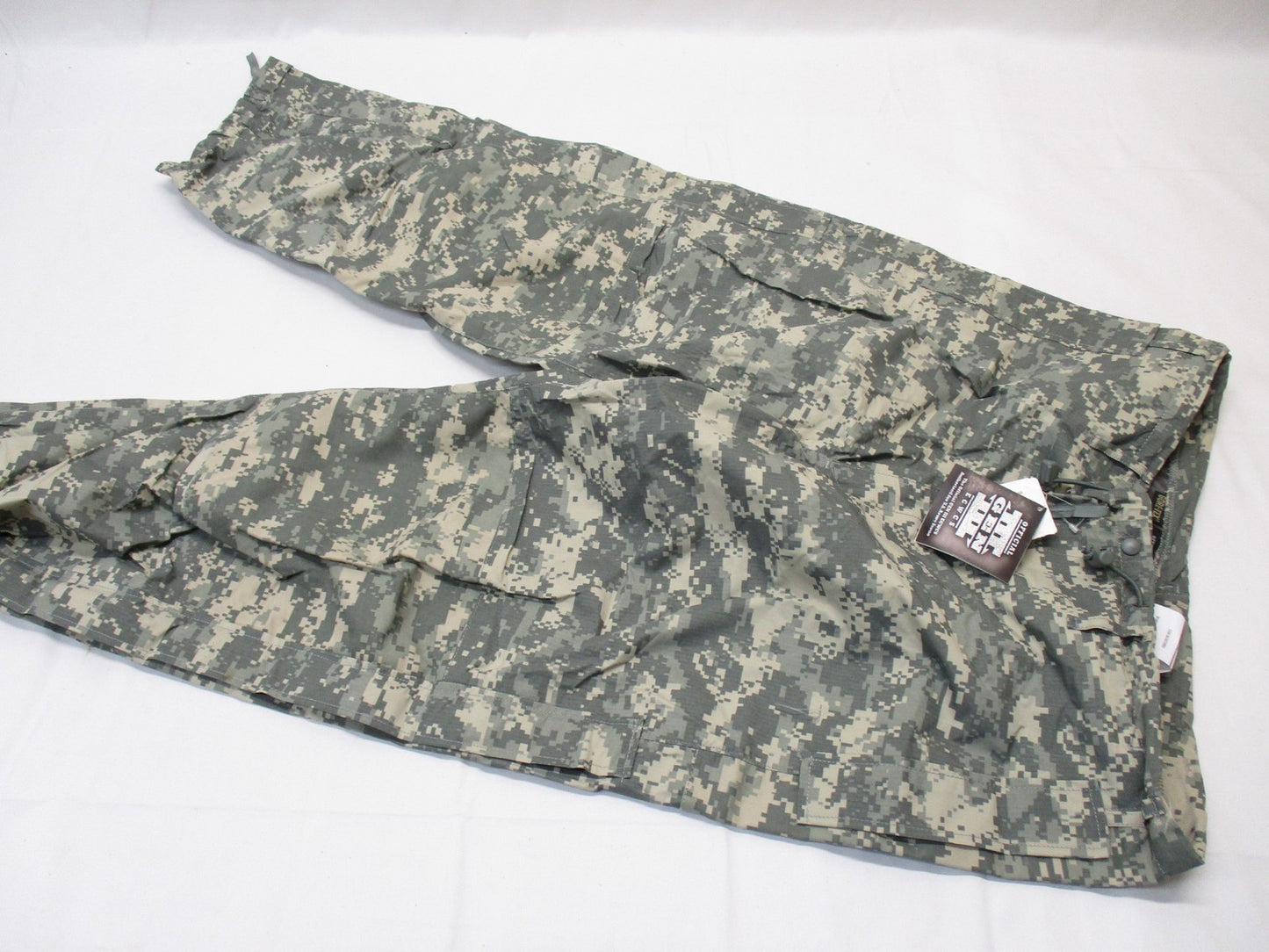 US ARMY RAIN PANTS WET WEATHER GEN III MEDIUM/REGULAR ACU DIGITAL UCP (NEW)