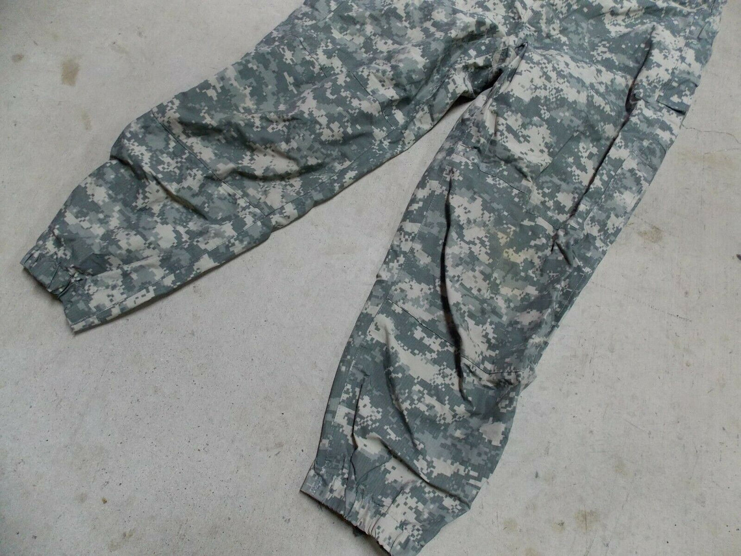 US ARMY RAIN PANTS WET WEATHER GEN III MEDIUM/REGULAR ACU DIGITAL UCP (NEW)
