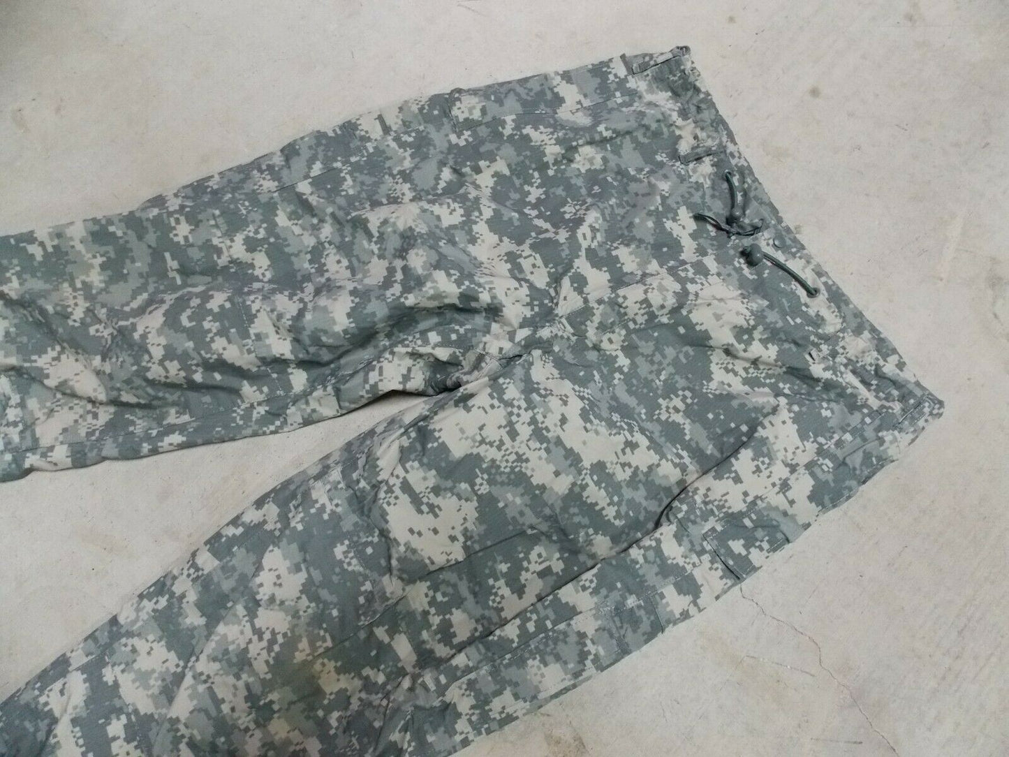 US ARMY RAIN PANTS WET WEATHER GEN III MEDIUM/REGULAR ACU DIGITAL UCP (NEW)