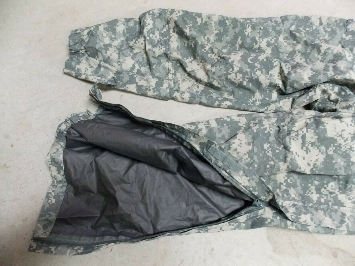 US ARMY RAIN PANTS WET WEATHER GEN III MEDIUM/REGULAR ACU DIGITAL UCP (NEW)