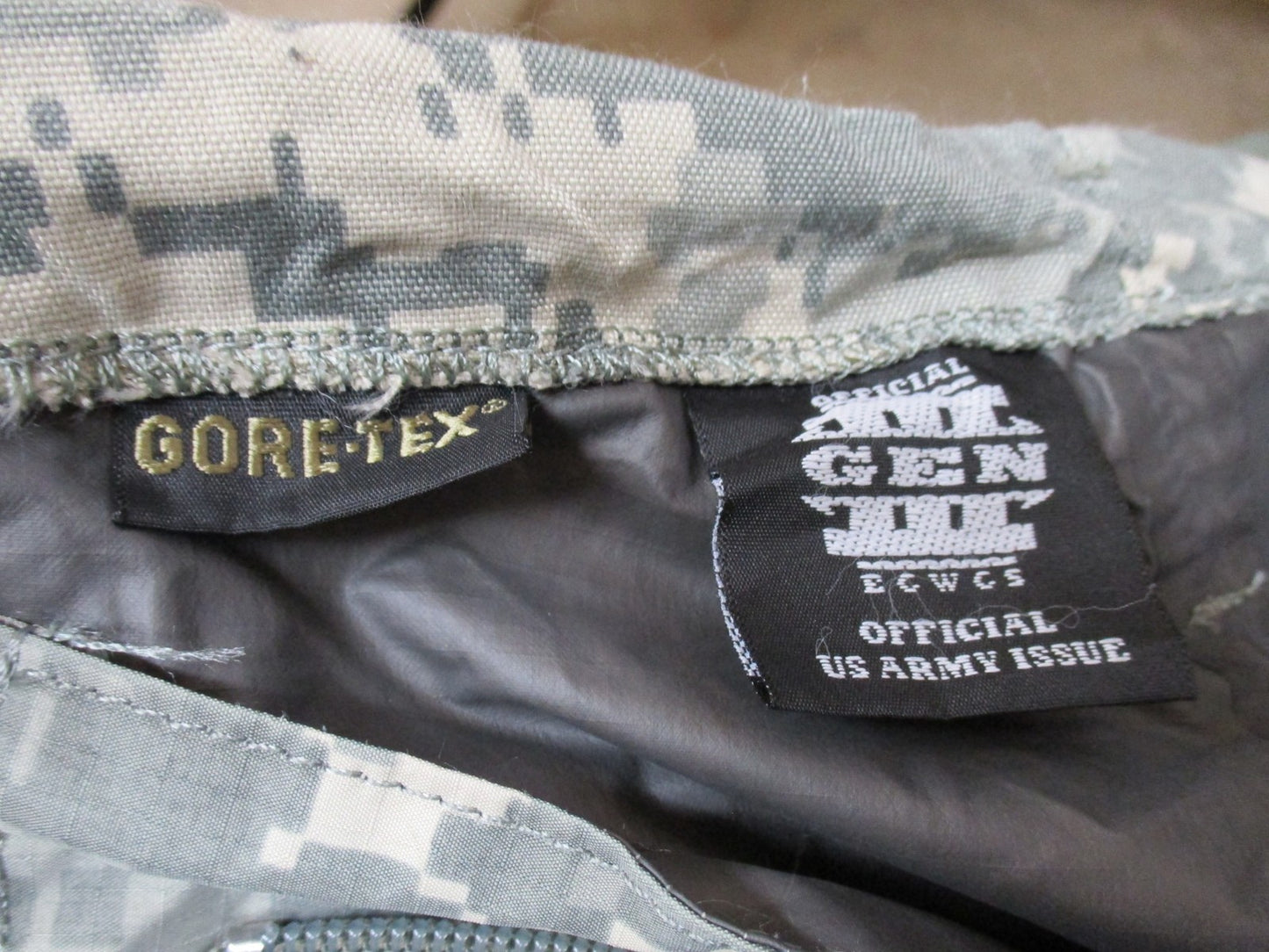 US ARMY RAIN PANTS WET WEATHER GEN III MEDIUM/REGULAR ACU DIGITAL UCP (NEW)