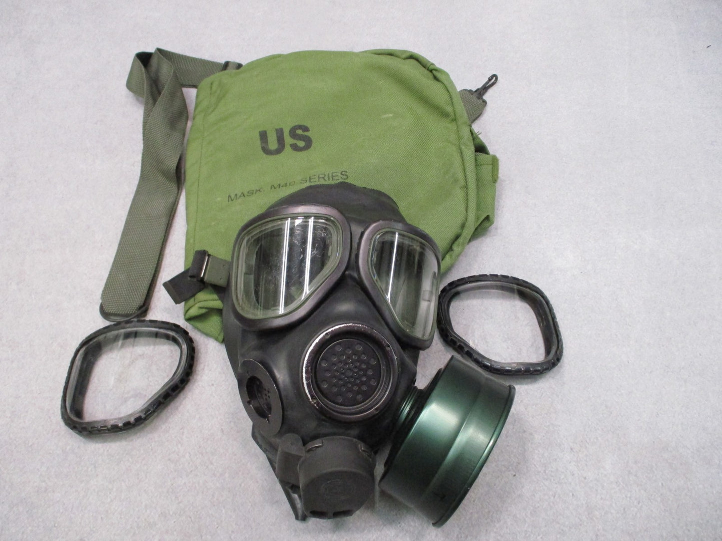 US Military Surplus M40 Series Gas Mask Respirator with Bag & Outserts - Size LG