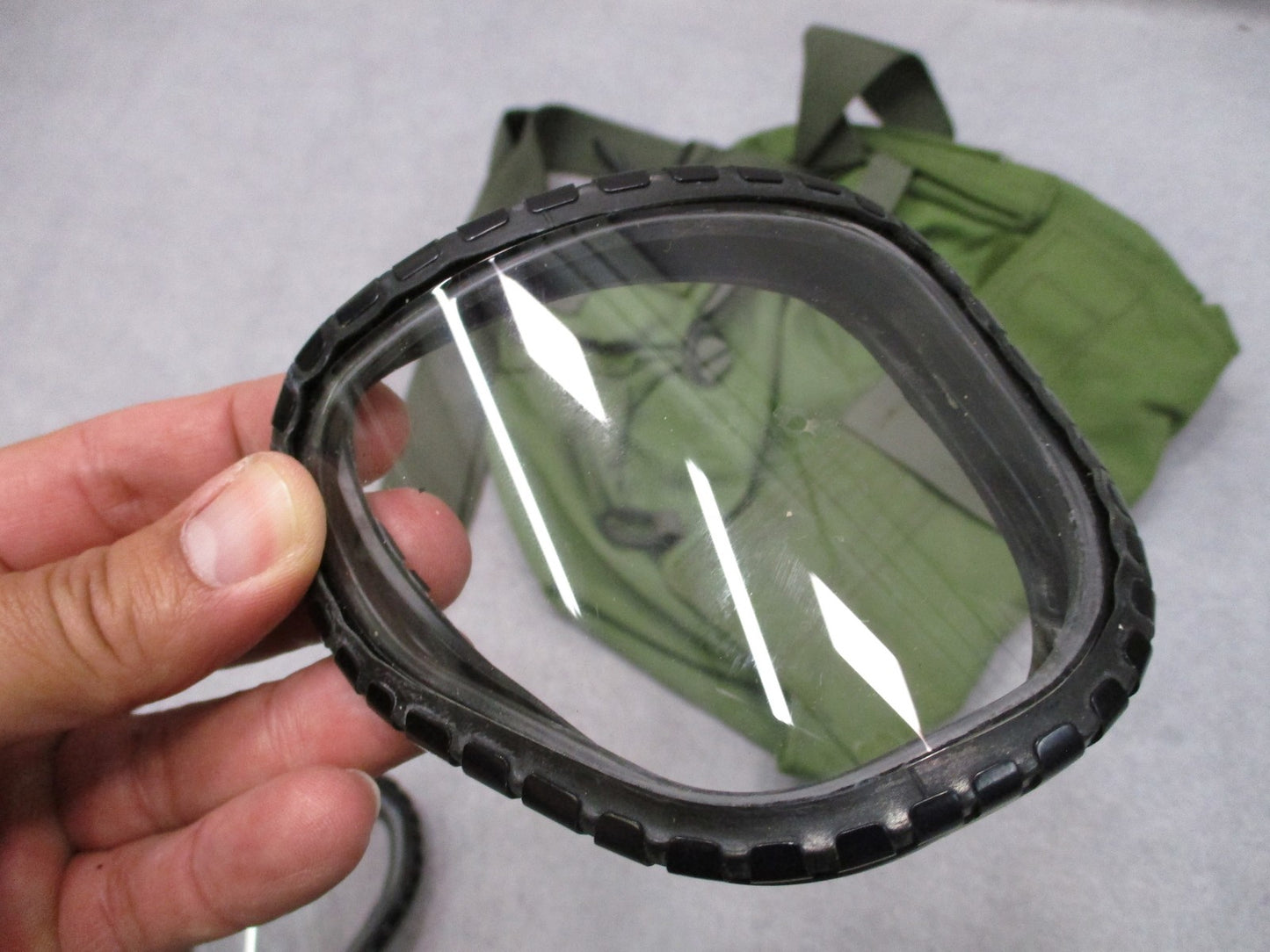 US Military Surplus M40 Series Gas Mask Respirator with Bag & Outserts - Size LG