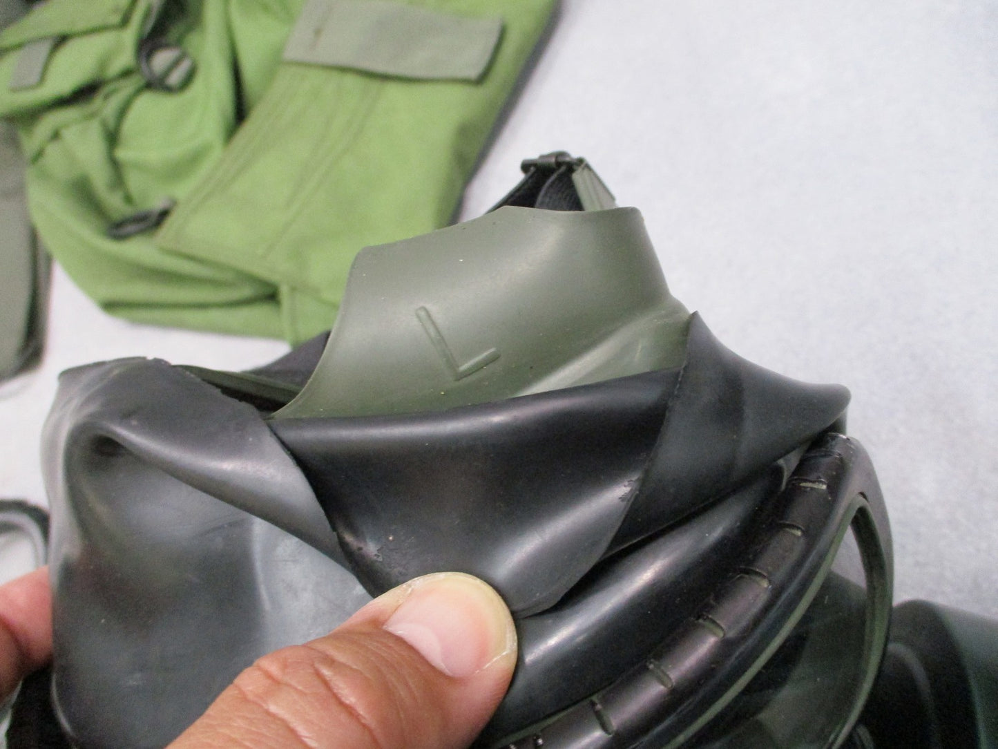 US Military Surplus M40 Series Gas Mask Respirator with Bag & Outserts - Size LG