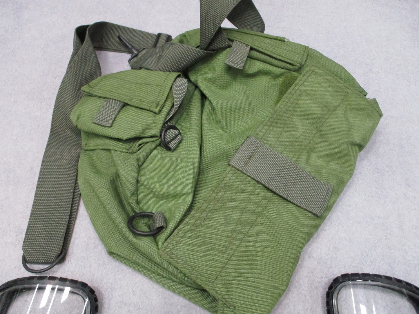 US Military Surplus M40 Series Gas Mask Respirator with Bag & Outserts - Size LG