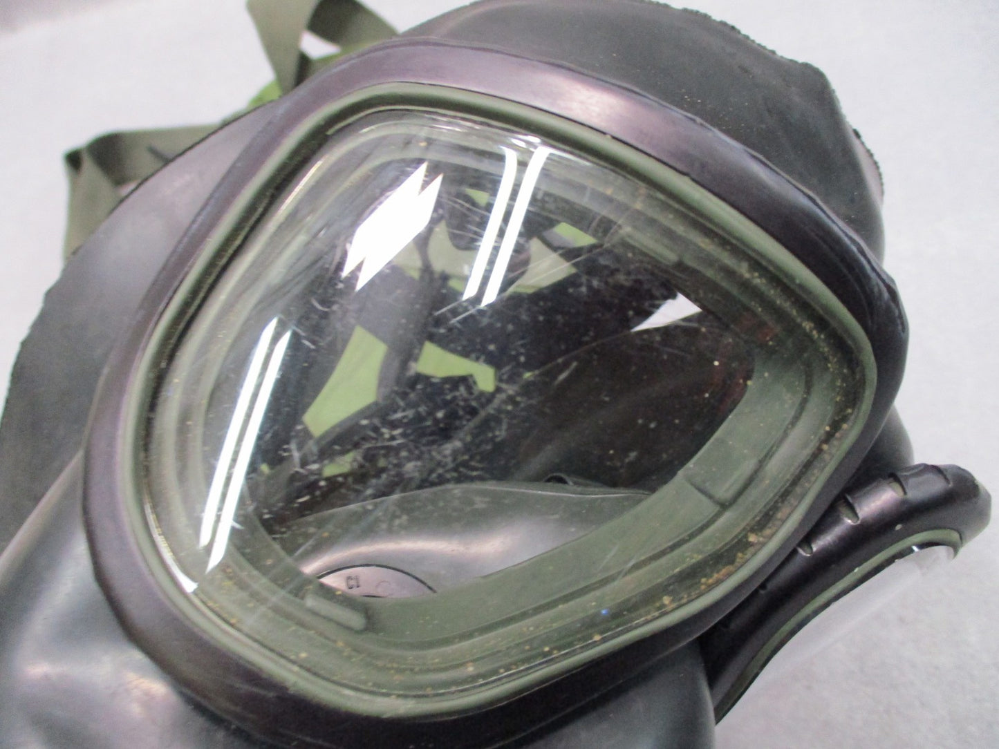 US Military Surplus M40 Series Gas Mask Respirator with Bag & Outserts - Size LG