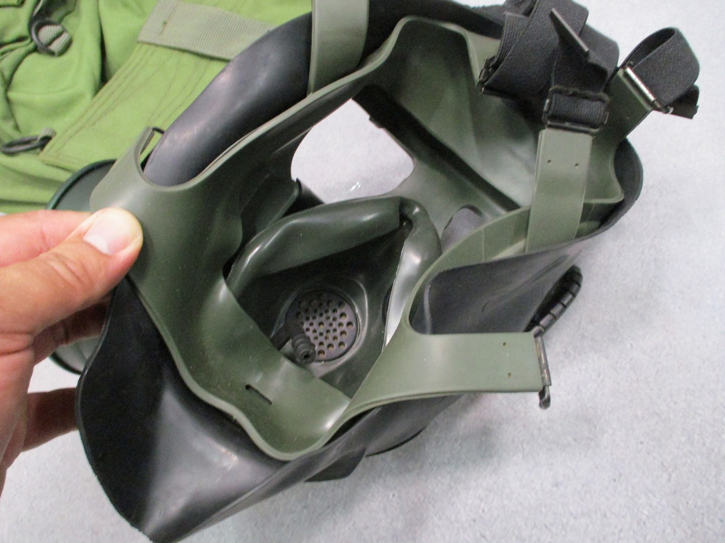 US Military Surplus M40 Series Gas Mask Respirator with Bag & Outserts - Size LG