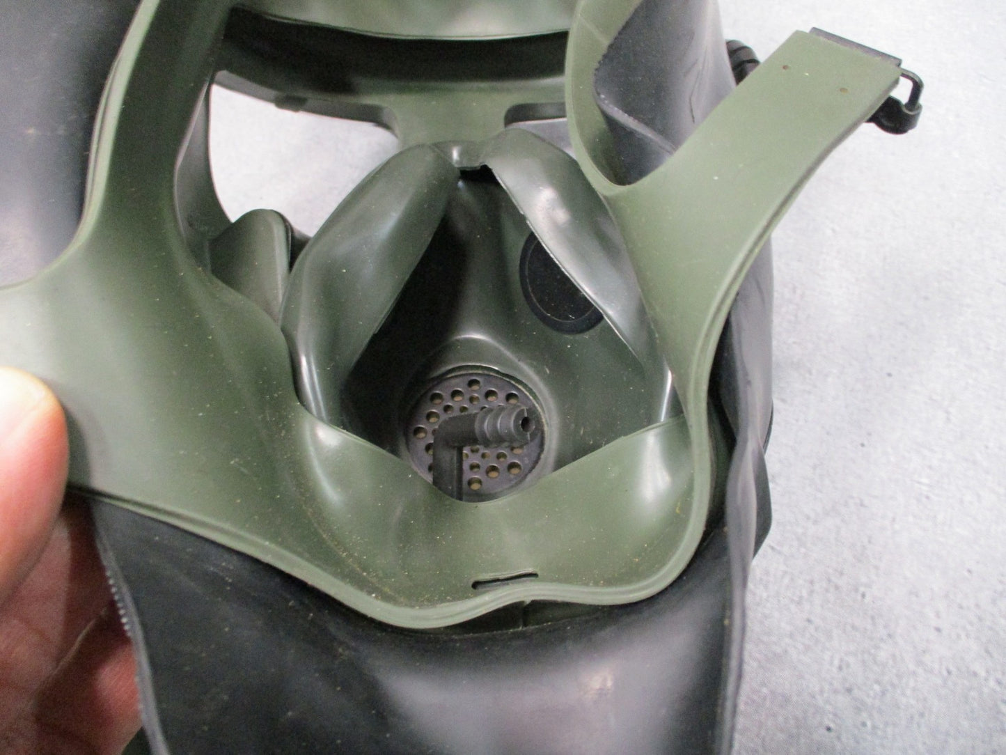 US Military Surplus M40 Series Gas Mask Respirator with Bag & Outserts - Size LG