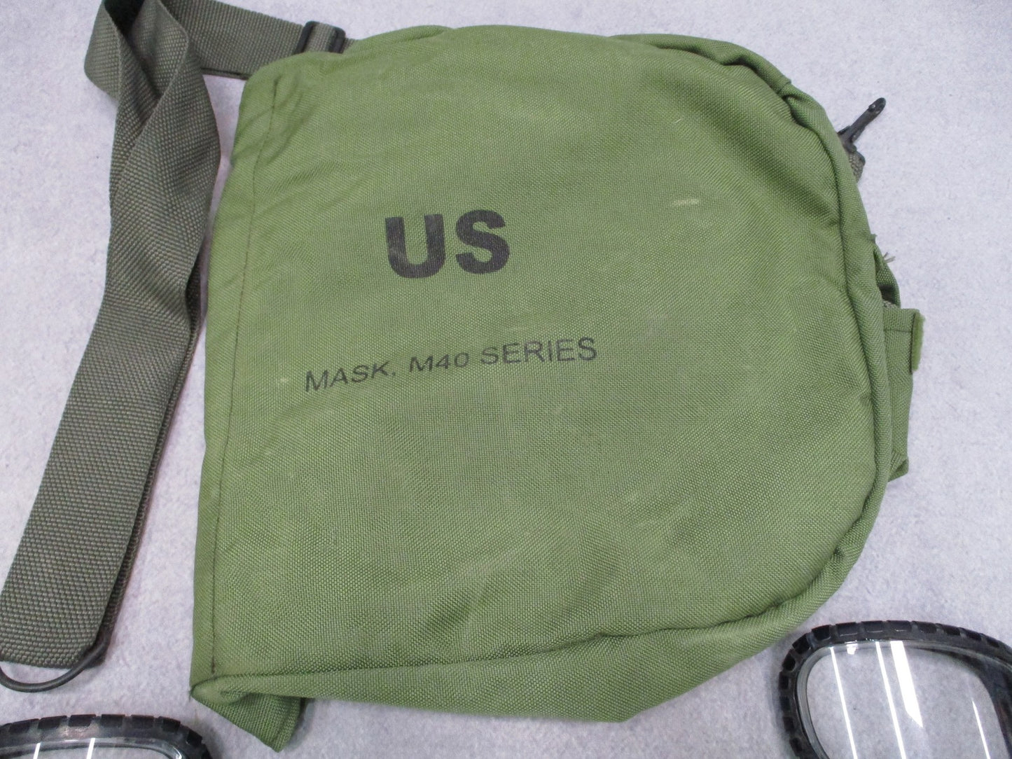 US Military Surplus M40 Series Gas Mask Respirator with Bag & Outserts - Size LG