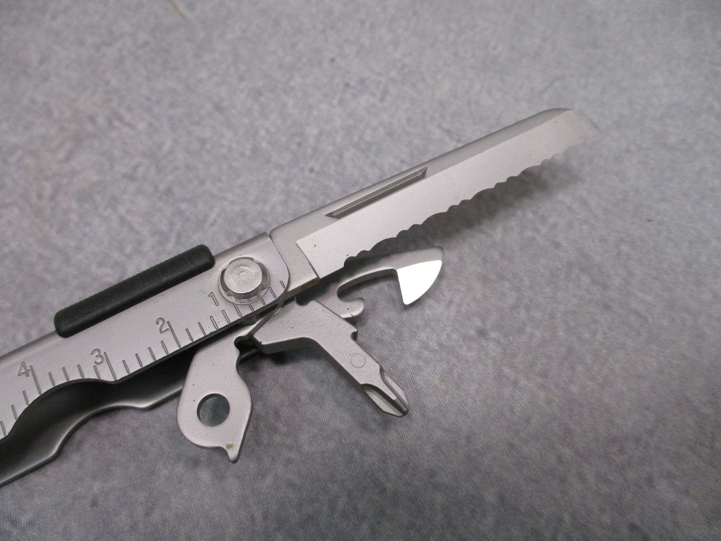 Gerber Multi-Plier 600 MP600 Multi-Tool w/ Tactical Sheath Made in USA