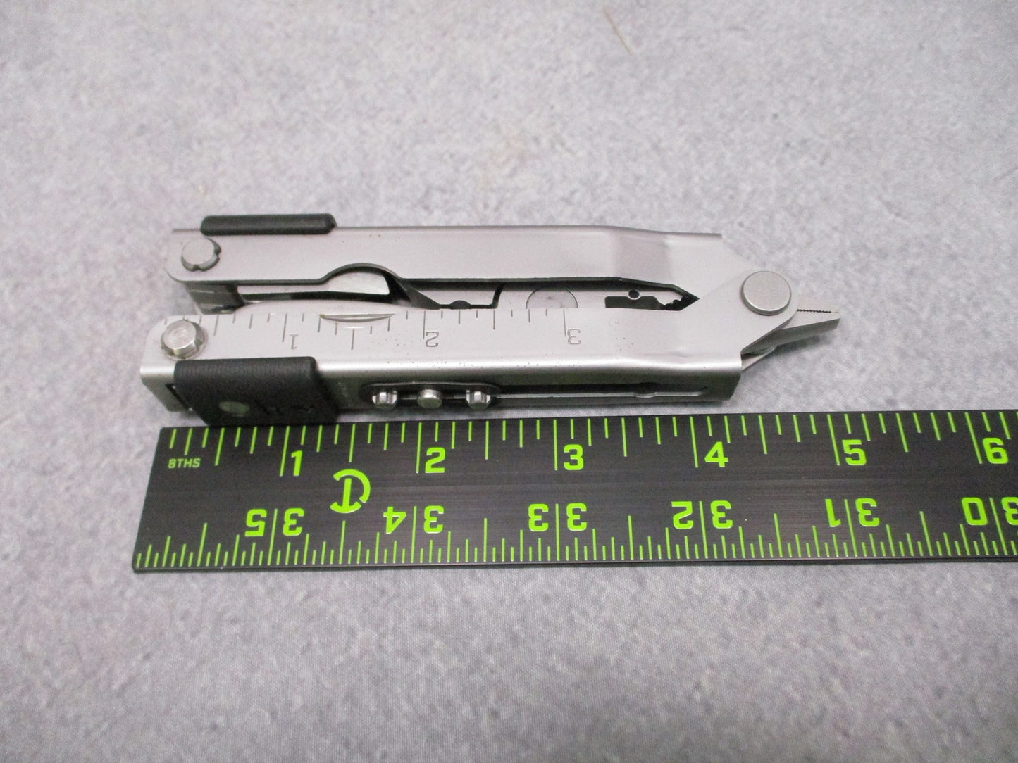 Gerber Multi-Plier 600 MP600 Multi-Tool w/ Tactical Sheath Made in USA