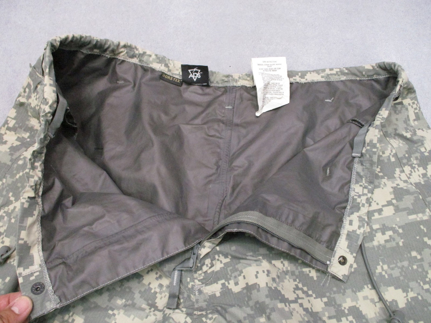 US Army ECWCS Gen III Level 6 Gore-Tex Trousers Digital Camo XL-Regular Gore-Tex