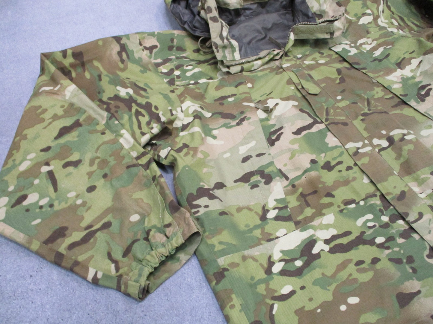 USED ARMY MULTICAM LEVEL 6 GORE-TEX JACKET MEDIUM/REGULAR COLD/WET WEATHER OCP