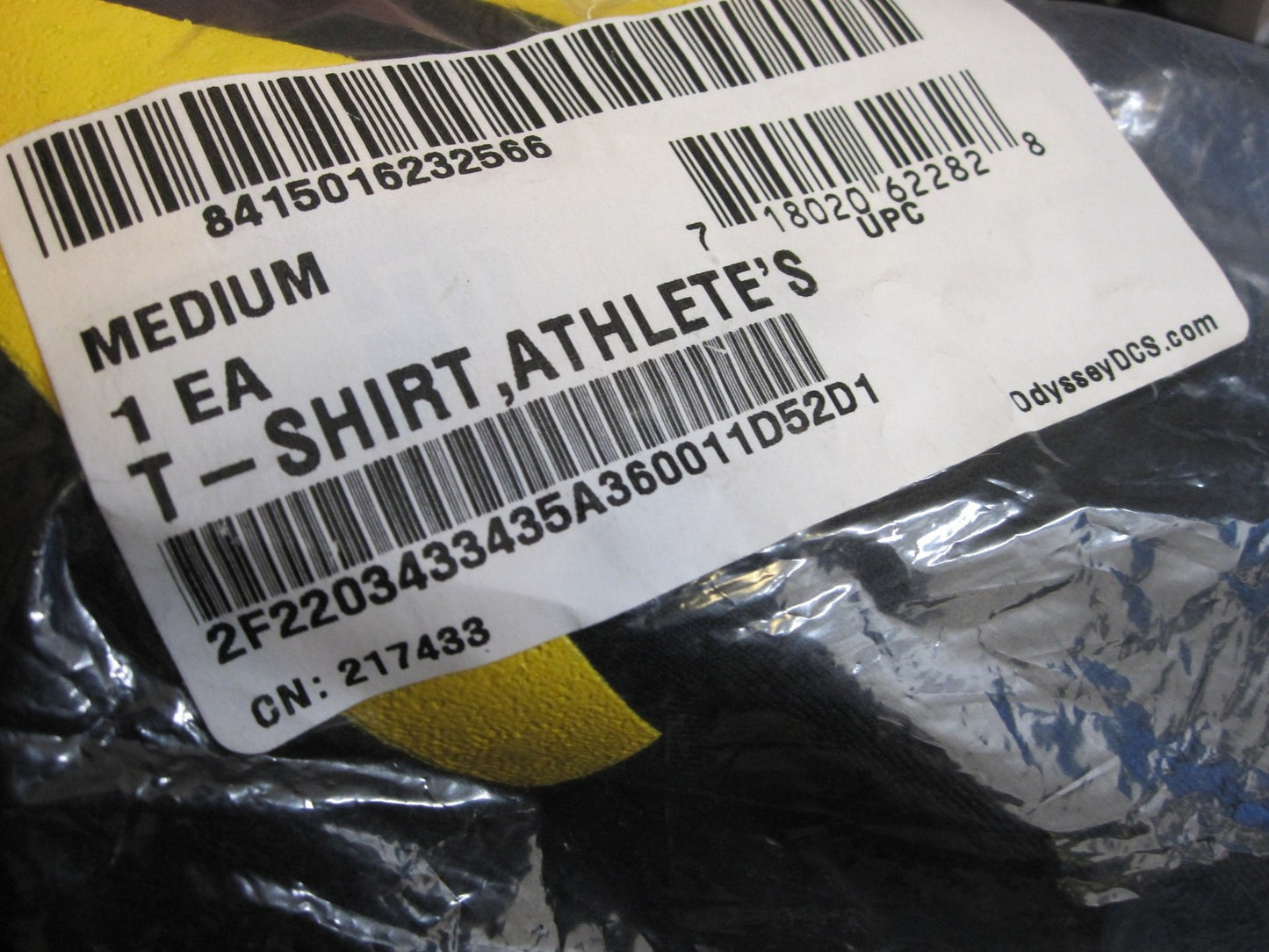 MEDIUM US ARMY ISSUE SHORT SLEEVE PT SHIRT ATHLETES T-SHIRT BLACK/GOLD UNIFORM