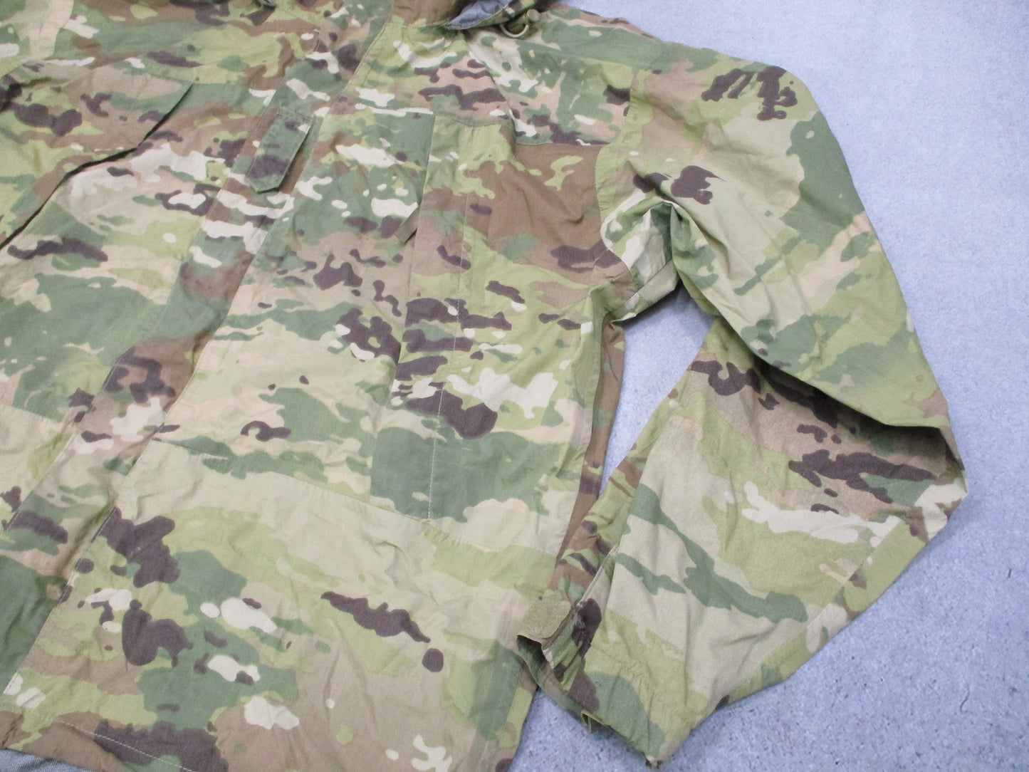 USED ARMY OCP COLD/WET WEATHER JACKET GEN III LEVEL 6 SCORPION TOP MEDIUM/REG