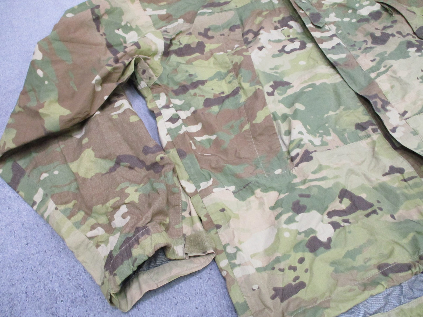 USED ARMY OCP COLD/WET WEATHER JACKET GEN III LEVEL 6 SCORPION TOP MEDIUM/REG