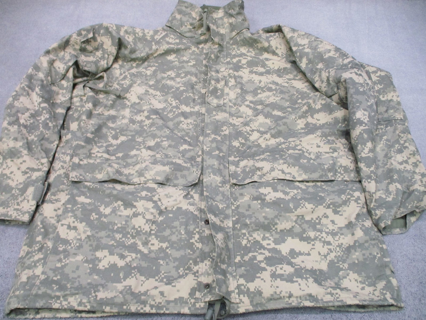 ARMY ISSUE ACU DIGITAL GORE-TEX JACKET COLD/WET WEATHER PARKA X-LARGE/LONG USED