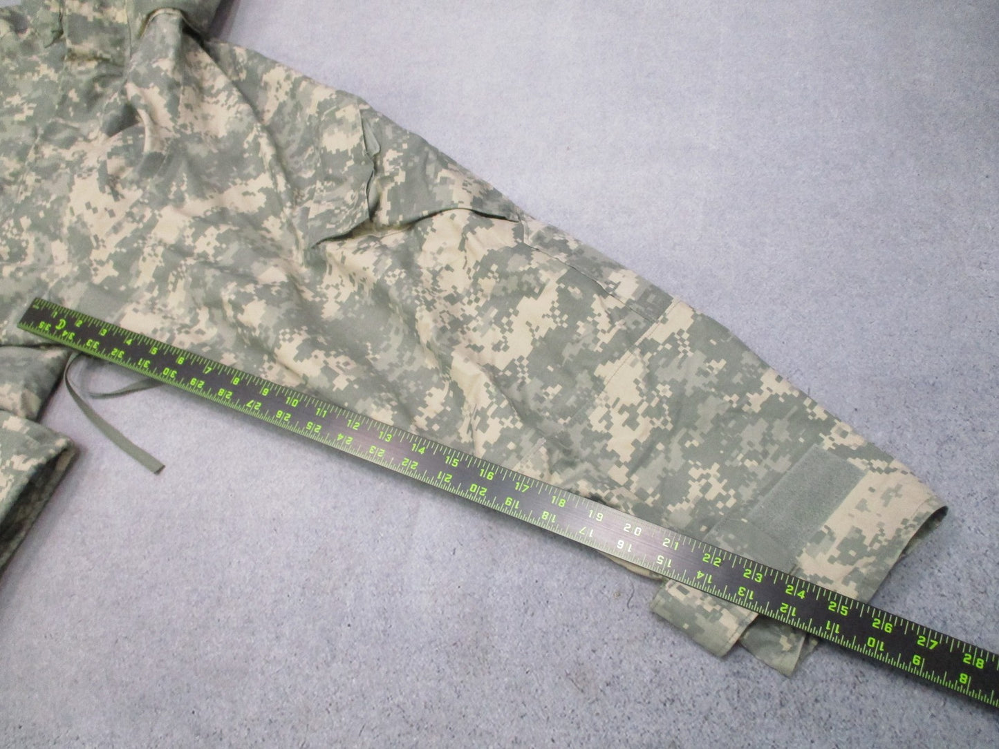ARMY ISSUE ACU DIGITAL GORE-TEX JACKET COLD/WET WEATHER PARKA X-LARGE/LONG USED