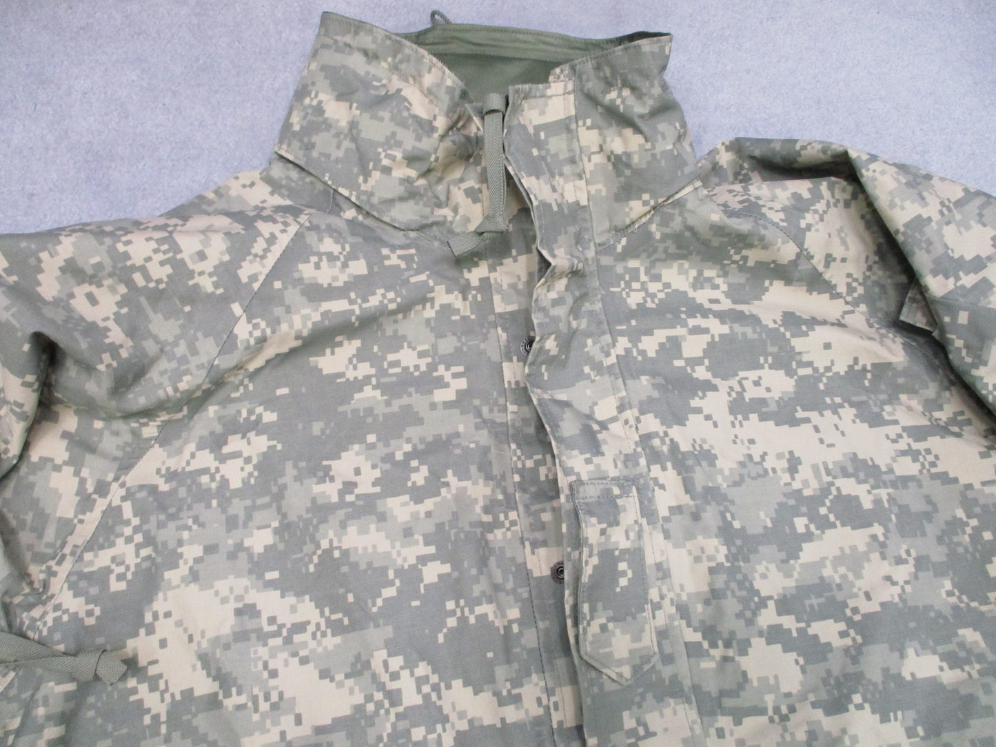 ARMY ISSUE ACU DIGITAL GORE-TEX JACKET COLD/WET WEATHER PARKA X-LARGE/LONG USED