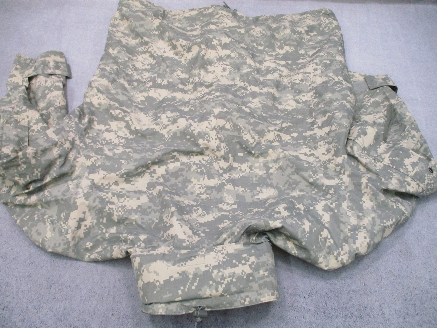 ARMY ISSUE ACU DIGITAL GORE-TEX JACKET COLD/WET WEATHER PARKA X-LARGE/LONG USED